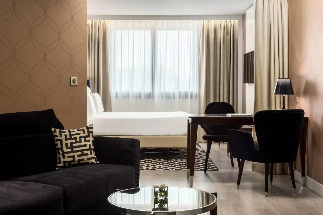 Ac Porte Maillot By Marriott 4* París