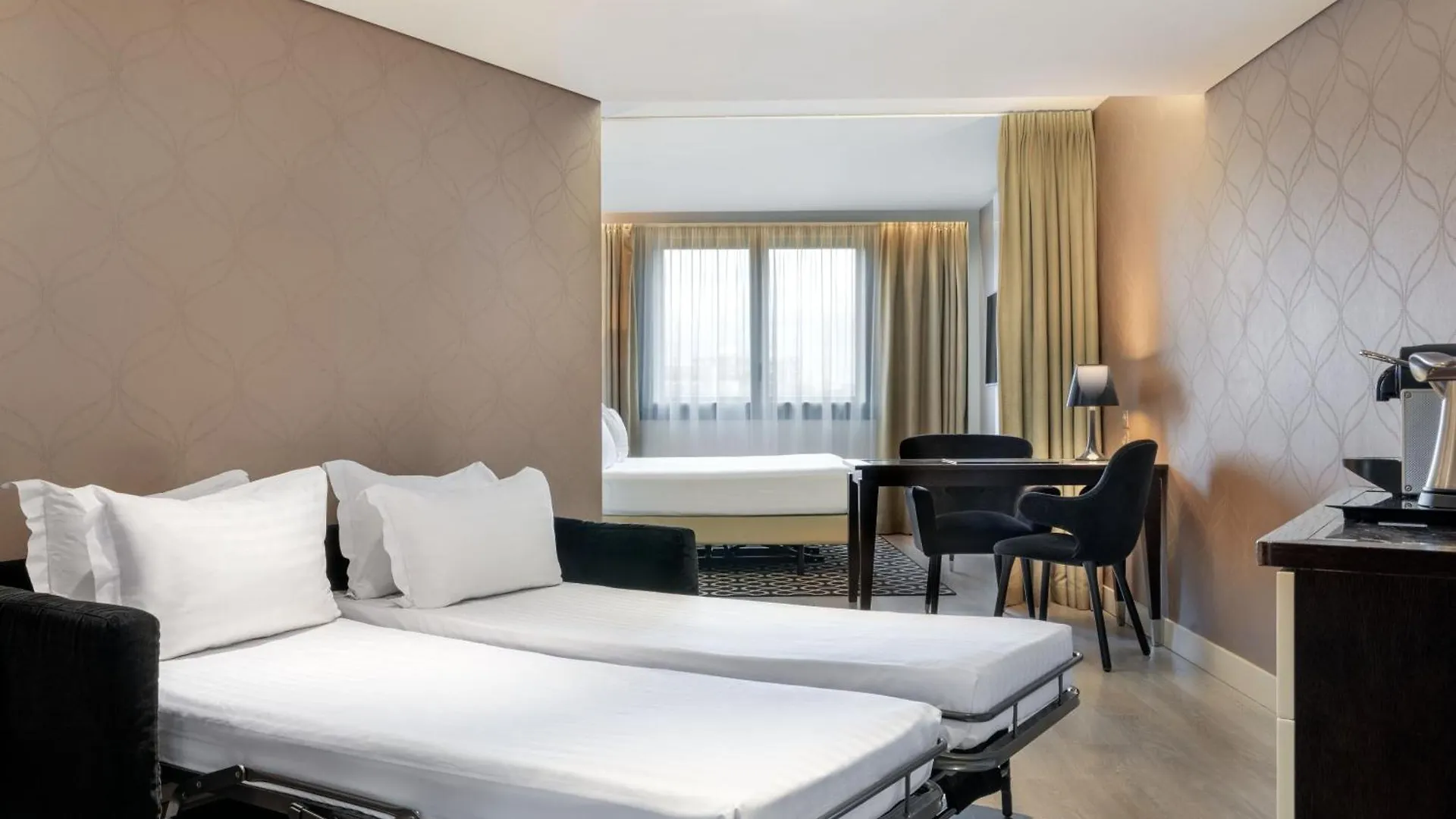 Ac Porte Maillot By Marriott Hotel París