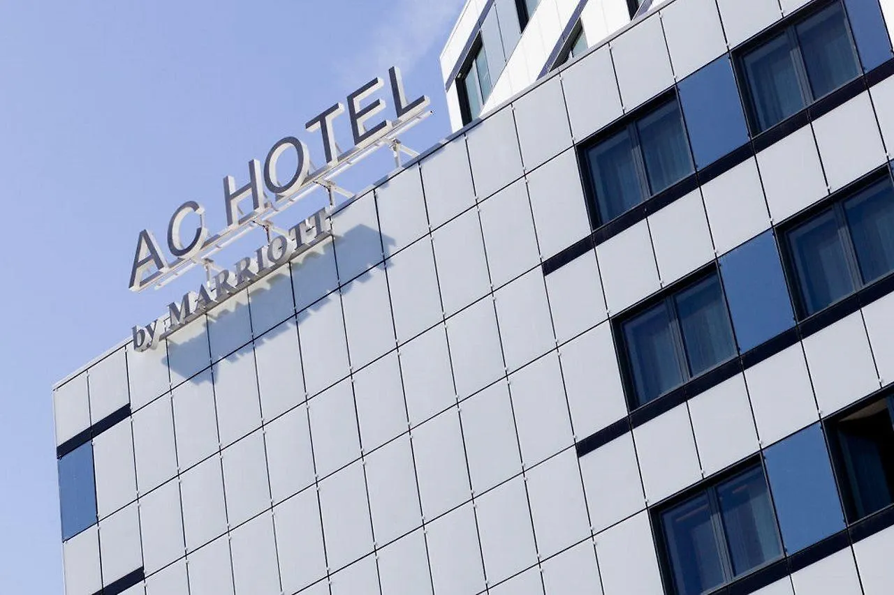 Hotel Ac Porte Maillot By Marriott París
